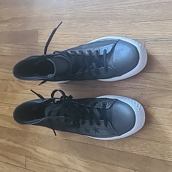 Converse high tops - Picture 1 of 2